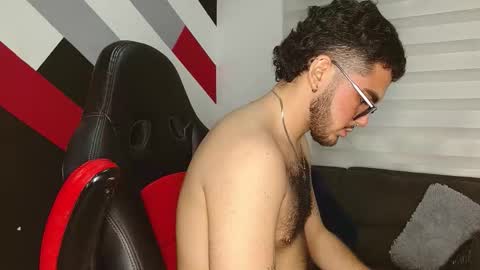 Snapshot of zac_golden chatting on December 23, 2025, 12:41 am Zack online show from December 23, 2025, 12:41 am