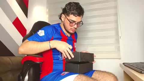 Snapshot of zac_golden chatting on February 12, 2026, 12:00 pm Zack online show from February 12, 2026, 12:00 pm