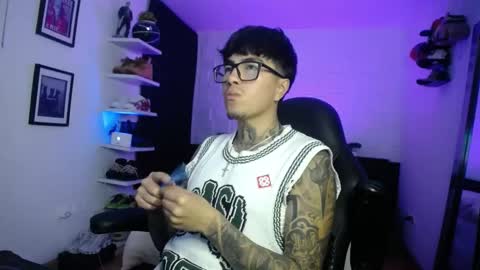 zac_muller1 online show from January 17, 2026, 4:28 am