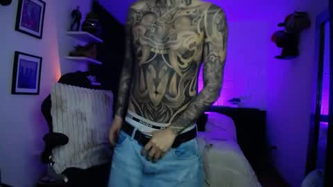 zac_muller1 online show from May 20, 2026, 11:16 am