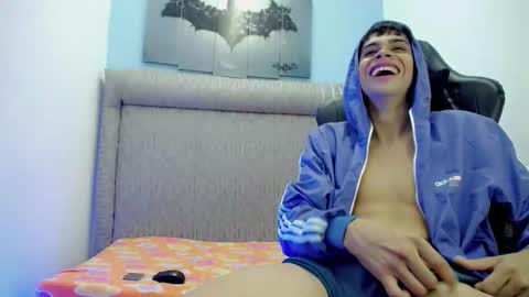 Snapshot of zacariass_ chatting on March 8, 2026, 3:21 am ZACARIAS online show from March 8, 2026, 3:21 am