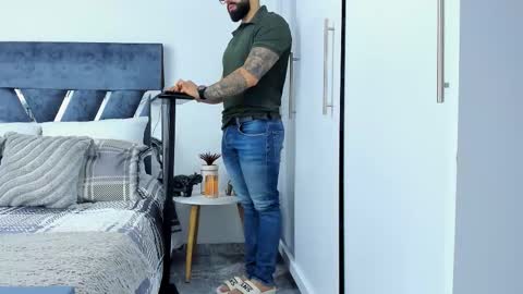 Richard online show from November 27, 2025, 1:02 pm