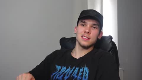ZACK HUDDLE online show from July 2, 2026, 4:24 pm