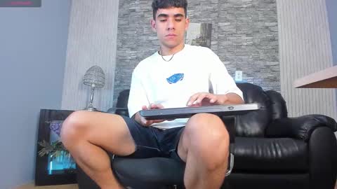 Snapshot of zack_joness10 chatting on January 14, 2026, 3:34 am zack_joness10 online show from January 14, 2026, 3:34 am