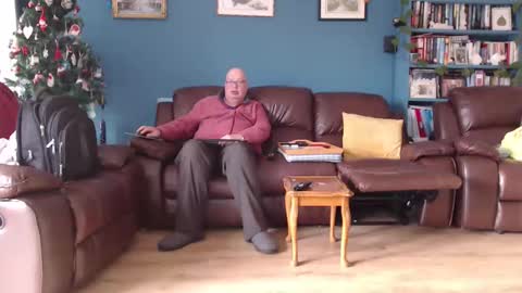 Snapshot of zacsmithuk chatting on December 20, 2025, 12:01 pm Zac Smitj online show from December 20, 2025, 12:01 pm