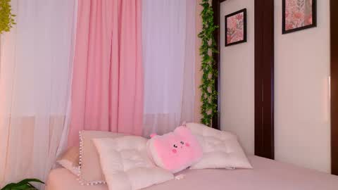 Snapshot of zafiiro_bluee2 chatting on December 2, 2025, 2:06 am online show from December 2, 2025, 2:06 am