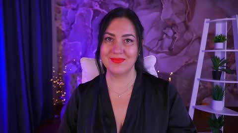 Zafiramoonn online show from November 10, 2025, 1:43 pm