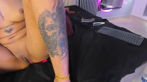 Snapshot of zafiro____ chatting on May 11, 2026, 4:04 pm zafiro____ online show from May 11, 2026, 4:04 pm