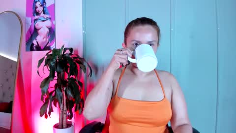 Zafiro Brown online show from October 28, 2025, 1:36 pm