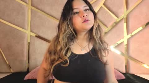 Snapshot of zafiro_claire chatting on December 2, 2025, 7:53 pm Claire online show from December 2, 2025, 7:53 pm