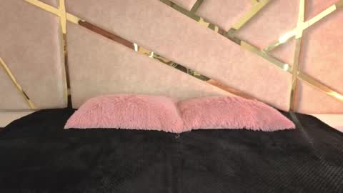 Snapshot of zafiro_claire chatting on December 16, 2025, 7:08 pm Claire online show from December 16, 2025, 7:08 pm