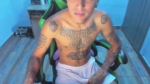 Snapshot of zafirocum chatting on December 3, 2025, 12:03 pm BiG Zafiro online show from December 3, 2025, 12:03 pm