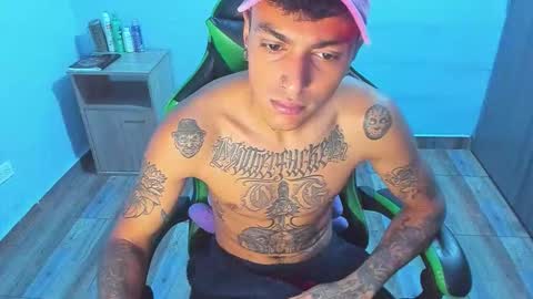 Snapshot of zafirocum chatting on December 17, 2025, 12:44 pm BiG Zafiro online show from December 17, 2025, 12:44 pm