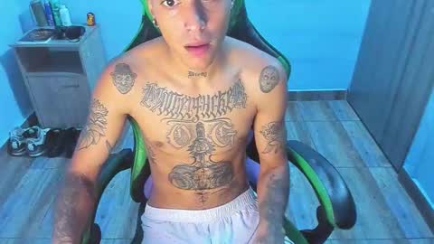 Snapshot of zafirocum chatting on December 21, 2025, 11:06 am BiG Zafiro online show from December 21, 2025, 11:06 am