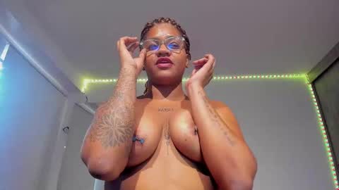 Snapshot of zahra_rose chatting on March 5, 2025, 6:01 pm zahra_rose online show from March 5, 2025, 6:01 pm