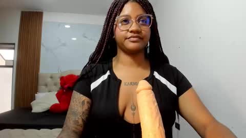 Snapshot of zahra_rose chatting on February 25, 2026, 2:59 pm zahra_rose online show from February 25, 2026, 2:59 pm