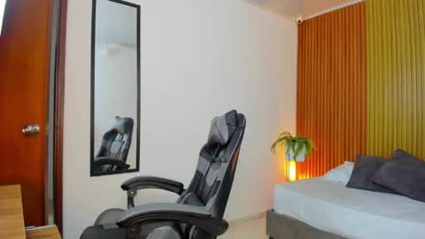 Snapshot of zakia555 chatting on February 10, 2026, 2:04 am Z A K I A online show from February 10, 2026, 2:04 am