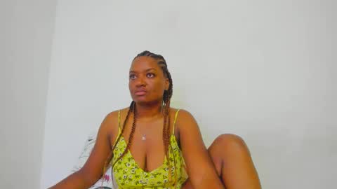 Snapshot of zamara__ chatting on January 28, 2025, 10:56 pm Zamara online show from January 28, 2025, 10:56 pm