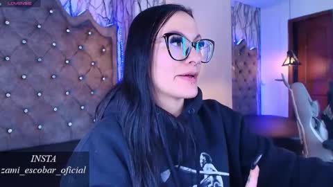 Snapshot of zami_escobar_of chatting on December 17, 2025, 6:14 pm online show from December 17, 2025, 6:14 pm