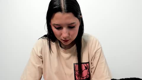 zammii69 online show from November 19, 2025, 9:26 pm