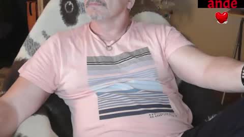 zander007 online show from November 5, 2025, 4:07 pm