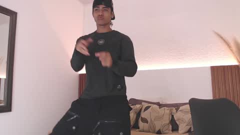 Zander online show from December 11, 2024, 1:49 pm