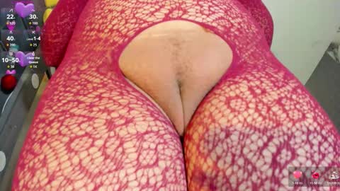 Snapshot of zandraa_milf chatting on October 2, 2025, 11:50 am Zandra online show from October 2, 2025, 11:50 am