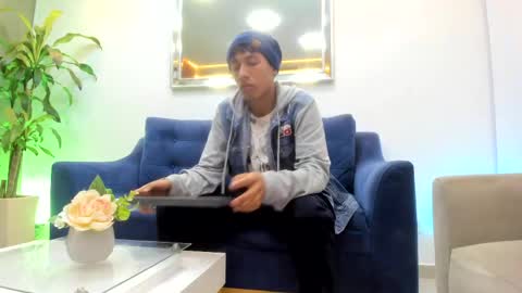 Snapshot of zane_belville chatting on May 1, 2026, 11:37 am Zane Belville online show from May 1, 2026, 11:37 am