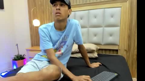 Snapshot of zane_belville chatting on May 28, 2026, 12:02 pm Zane Belville online show from May 28, 2026, 12:02 pm