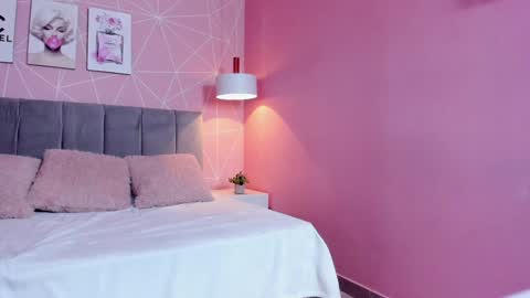Snapshot of zara__sweet chatting on December 19, 2024, 1:29 pm Zara Sweet online show from December 19, 2024, 1:29 pm