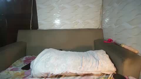 Snapshot of zara_dane chatting on October 12, 2025, 12:37 pm Zara Dane online show from October 12, 2025, 12:37 pm