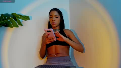 Zara online show from April 14, 2026, 10:27 pm