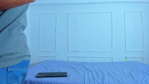 zara_n_kai online show from September 19, 2025, 2:02 am