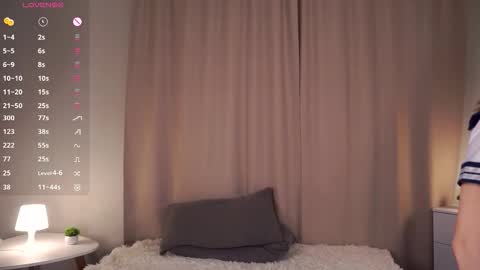 Snapshot of zara_shine chatting on November 9, 2025, 5:33 pm Criss online show from November 9, 2025, 5:33 pm