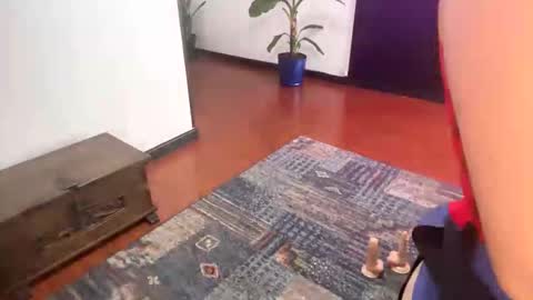 Snapshot of zaraalessandre chatting on October 1, 2025, 12:33 pm HELLO I AM ZARA NTMU online show from October 1, 2025, 12:33 pm