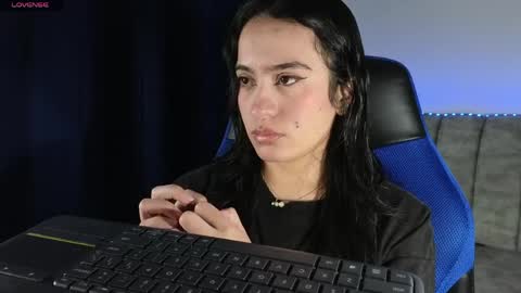 Snapshot of zaradames_ chatting on April 19, 2026, 5:07 am zaradames_ online show from April 19, 2026, 5:07 am