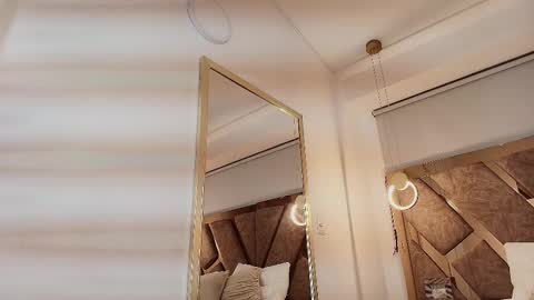 Zarah Andrews online show from September 15, 2025, 12:16 pm