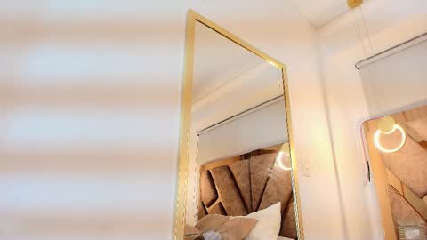 Zarah Andrews online show from September 28, 2025, 1:16 pm