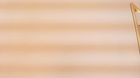 Zarah Andrews online show from October 8, 2025, 11:52 am