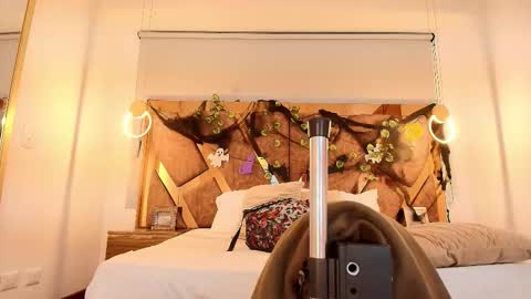 Zarah Andrews online show from October 11, 2025, 3:10 pm