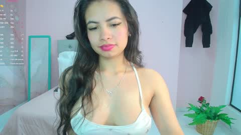 Snapshot of zarah_torres chatting on January 28, 2025, 8:04 pm Zarah online show from January 28, 2025, 8:04 pm