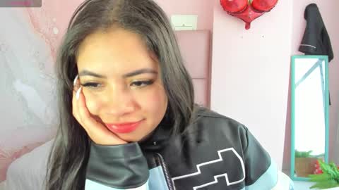 Zarah  online show from November 30, 2025, 5:39 pm