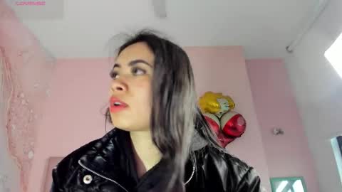 Zarah  online show from December 16, 2025, 9:42 pm