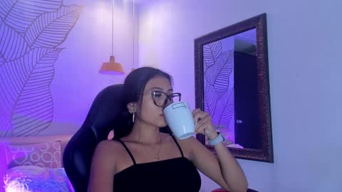 Snapshot of zaralim chatting on February 4, 2025, 12:33 pm Zara Lim online show from February 4, 2025, 12:33 pm