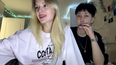 Snapshot of zaramontel chatting on December 5, 2025, 9:29 am zaramontel online show from December 5, 2025, 9:29 am