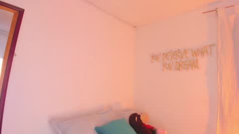   online show from September 18, 2025, 8:55 pm