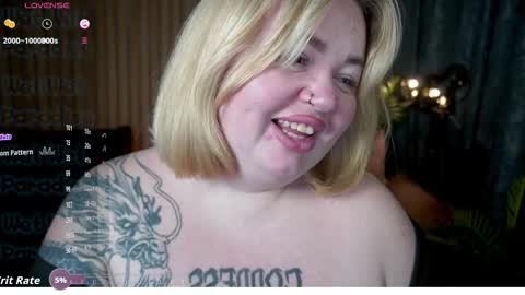 Snapshot of zarareign_ chatting on March 8, 2026, 3:54 am Lola online show from March 8, 2026, 3:54 am
