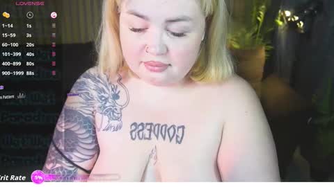 Snapshot of zarareign_ chatting on March 14, 2026, 8:47 pm Lola online show from March 14, 2026, 8:47 pm