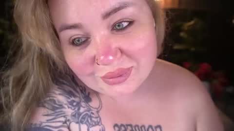 Snapshot of zarareign_ chatting on July 7, 2026, 7:40 pm Lola online show from July 7, 2026, 7:40 pm