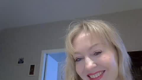 Snapshot of zarinaswift chatting on January 15, 2026, 4:39 am Zarina Swift online show from January 15, 2026, 4:39 am
